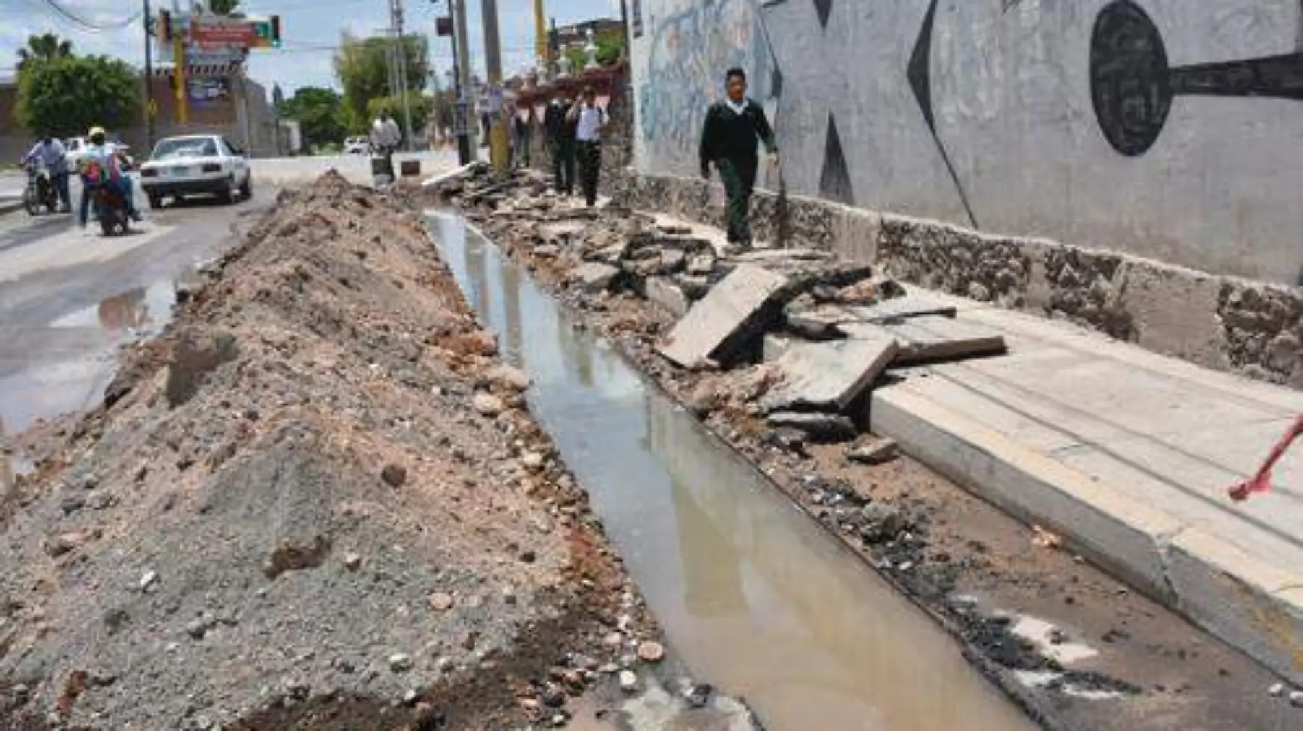 FUGA DE AGUA P. SOLIDARIDAD